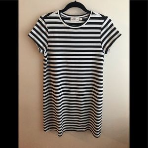 NWOT Vineyard Vines Black & White Striped Dress